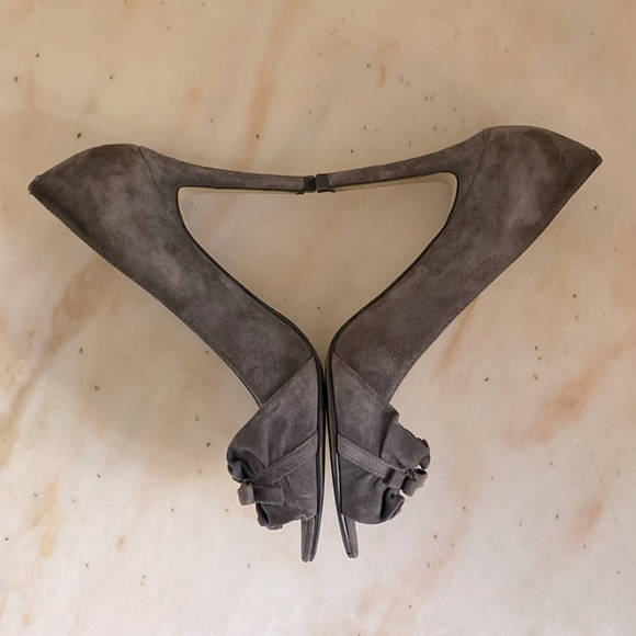 Enzo Angiolini Gray Suede Peep Toe 3.5 in. Heels Size 6.5 - Picture 3 of 8